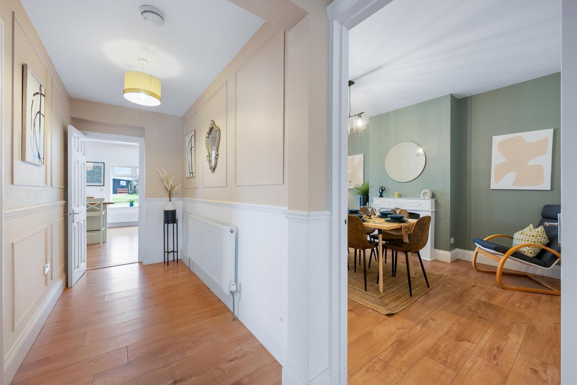 Long Term And Summer Special Offer! 5-Bedroom Spacious, Stunning Design, Sociable Areas & Cosy House Near South Downs Park, Sleeps 11 With Games Room, Private Parking And Garden- By Blue Puffin Stays ווטרלוביל מראה חיצוני תמונה